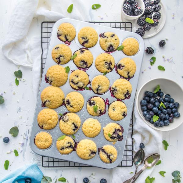STAMPO MINI MUFFIN 24 CAVITA' Ø4,3 cm 3 STAMPO MINI MUFFIN 24 CAVITA' Ø4,3 cm