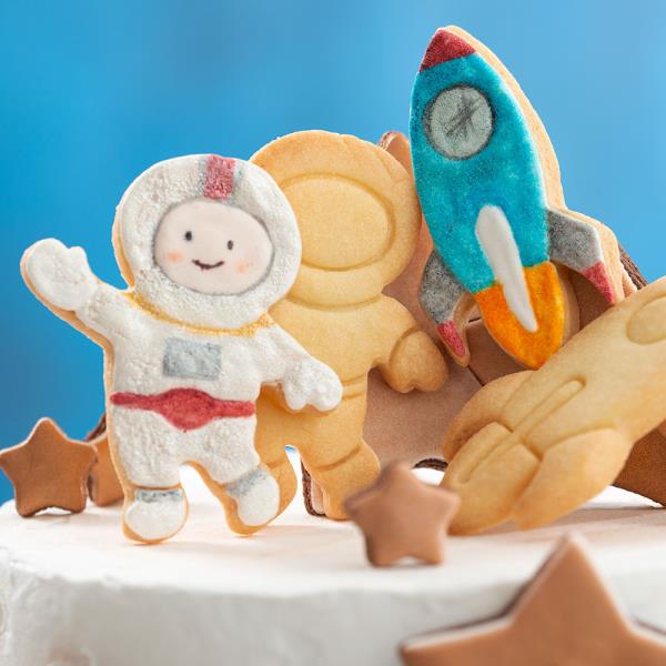 SET 2 TAGLIAPASTA SPAZIO RAZZO E ASTRONAUTA 2 SET 2 TAGLIAPASTA SPAZIO RAZZO E ASTRONAUTA