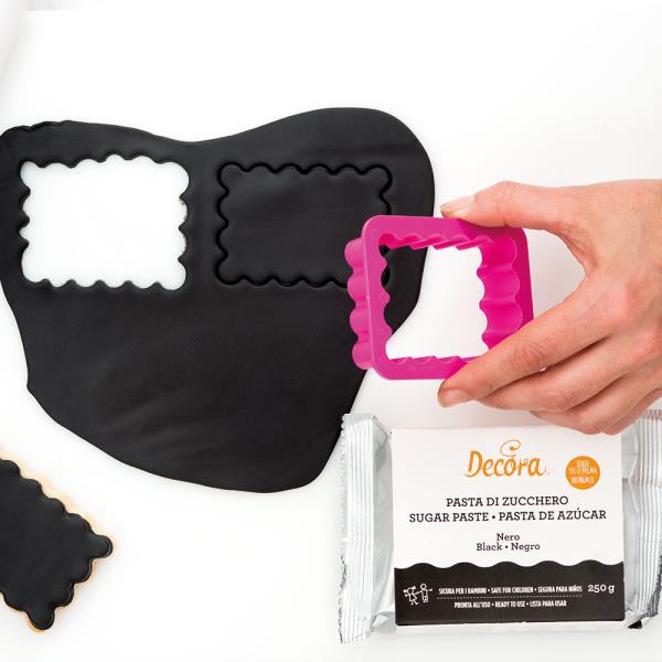 SET 4 TAGLIAPASTA IN PLASTICA RETTANGOLO FESTONATO 2 SET 4 TAGLIAPASTA IN PLASTICA RETTANGOLO FESTONATO