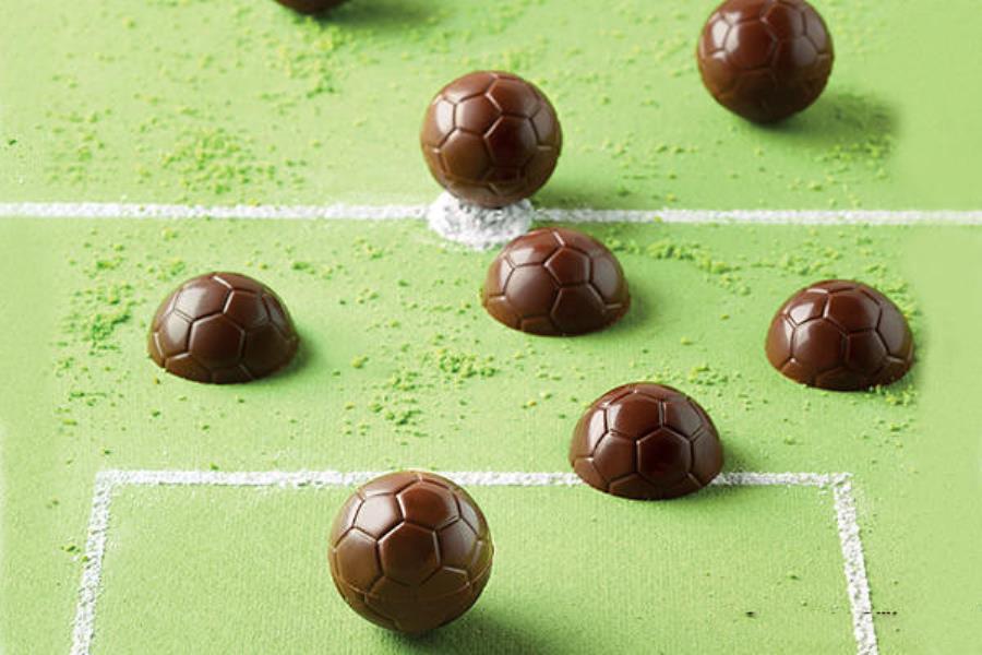 STAMPO SILICONE CIOCCOLATINI PALLONE CALCIO SILIKOMART 2 STAMPO SILICONE CIOCCOLATINI PALLONE CALCIO SILIKOMART