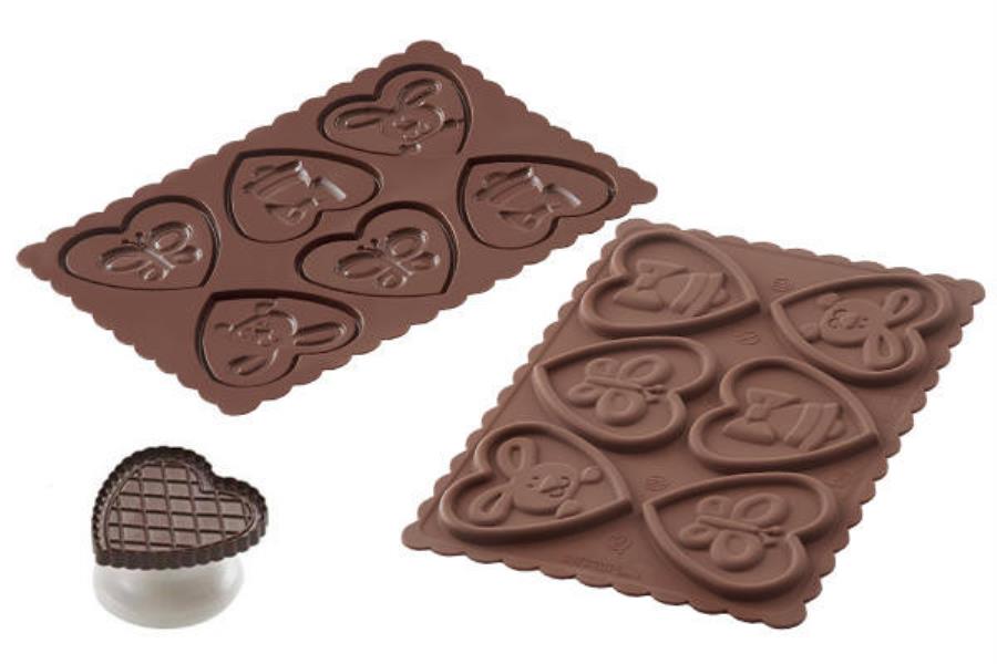 KIT TAGLIAPASTA +STAMPO SILICONE CUORE PASQUA SILIKOMART 2 KIT TAGLIAPASTA +STAMPO SILICONE CUORE PASQUA SILIKOMART
