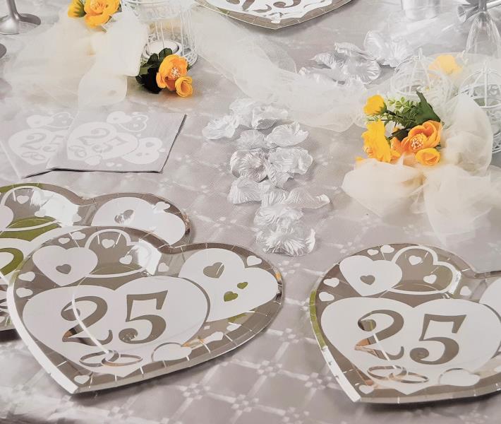 TOVAGLIOLO 25x25 cm. NOZZE D'ARGENTO pz.20 2 TOVAGLIOLO 25x25 cm. NOZZE D'ARGENTO pz.20