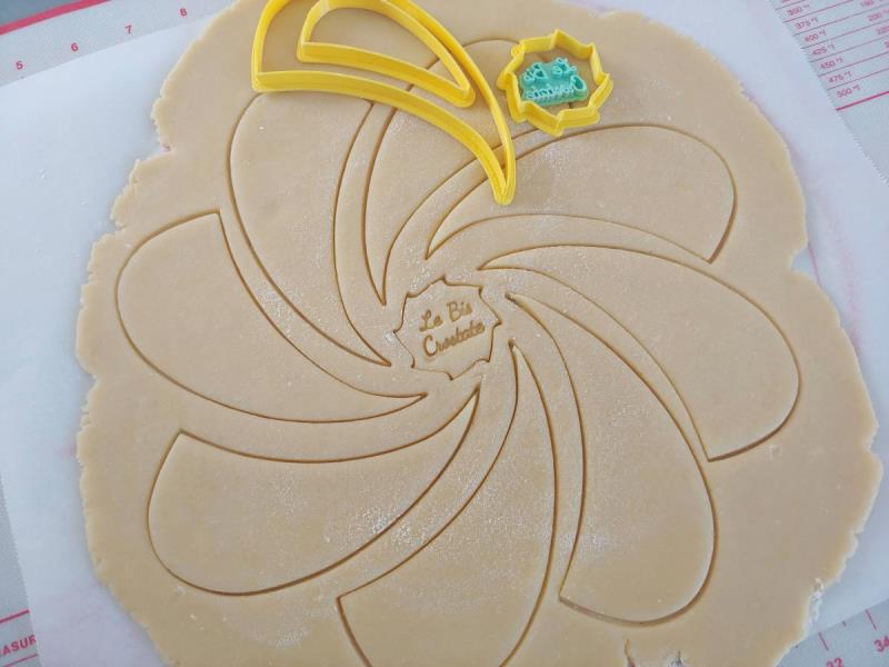 TAGLIAPASTA BIS-CROSTATA 3 pz.4 5 TAGLIAPASTA BIS-CROSTATA 3 pz.4