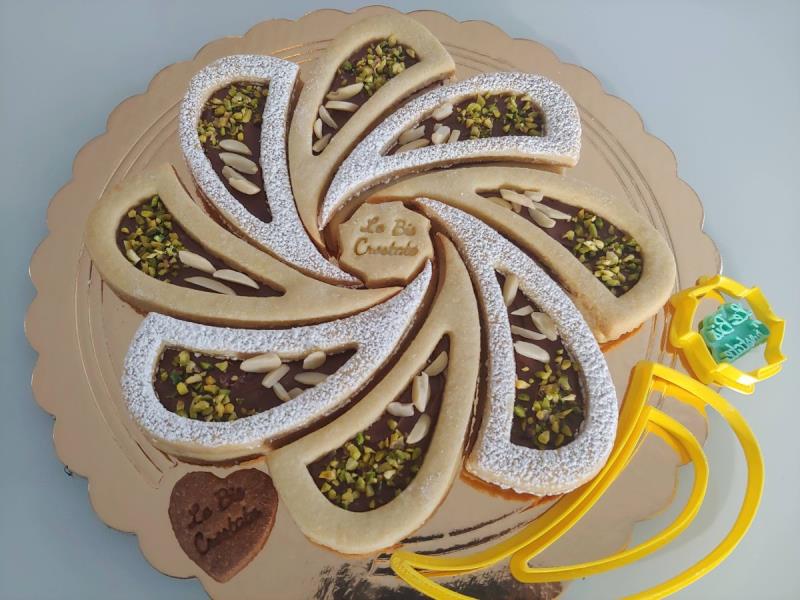 TAGLIAPASTA BIS-CROSTATA 3 pz.4 9 TAGLIAPASTA BIS-CROSTATA 3 pz.4
