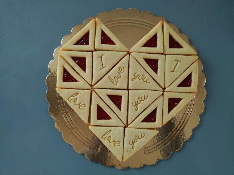 TAGLIAPASTA BIS-CROSTATA 4 pz.5 1 TAGLIAPASTA BIS-CROSTATA 4 pz.5