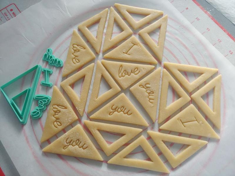 TAGLIAPASTA BIS-CROSTATA 4 pz.5 5 TAGLIAPASTA BIS-CROSTATA 4 pz.5