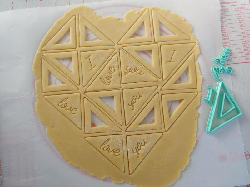 TAGLIAPASTA BIS-CROSTATA 4 pz.5 6 TAGLIAPASTA BIS-CROSTATA 4 pz.5