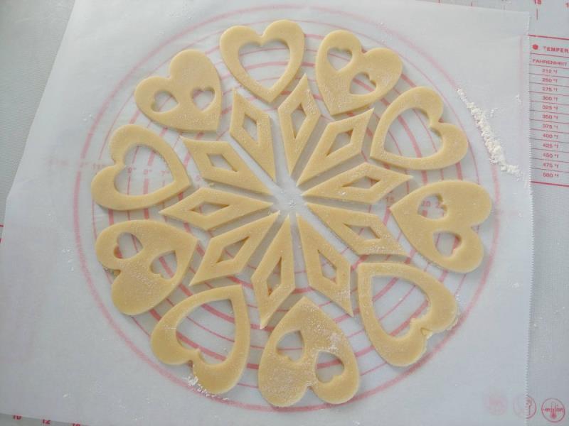 TAGLIAPASTA BIS-CROSTATA 5 pz.5 4 TAGLIAPASTA BIS-CROSTATA 5 pz.5