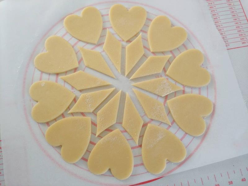 TAGLIAPASTA BIS-CROSTATA 5 pz.5 3 TAGLIAPASTA BIS-CROSTATA 5 pz.5