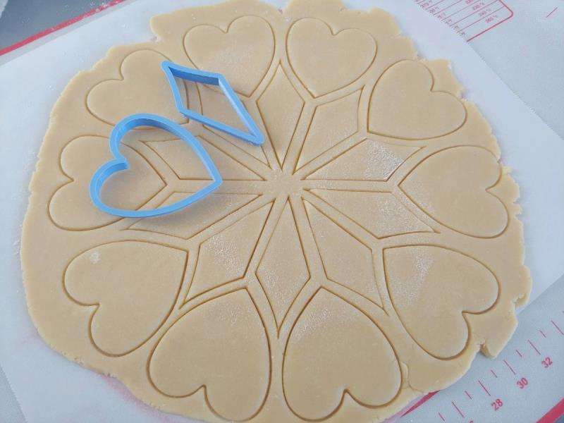TAGLIAPASTA BIS-CROSTATA 5 pz.5 2 TAGLIAPASTA BIS-CROSTATA 5 pz.5