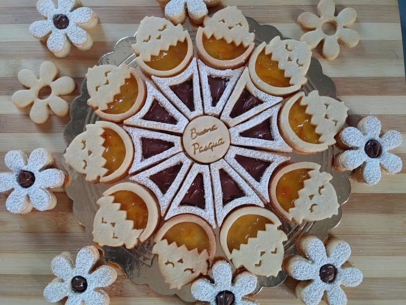 TAGLIAPASTA BIS-CROSTATA 6 BUONA PASQUA pz.8 1 TAGLIAPASTA BIS-CROSTATA 6 BUONA PASQUA pz.8