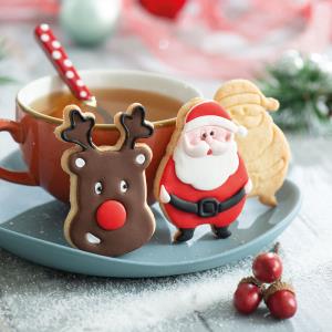 SET 2 TAGLIAPASTA IN PLASTICA BABBO NATALE E RENNA 3 SET 2 TAGLIAPASTA IN PLASTICA BABBO NATALE E RENNA