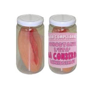 VASETTO BUON COMPLEANNO CON VULVA NONOSTANTE L'ETA' LA CONSERVI BENISSIMO