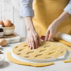 GRIGLIA TAGLIAPASTA PER CROSTATA E PASTIERA CM.30 3 GRIGLIA TAGLIAPASTA PER CROSTATA E PASTIERA CM.30